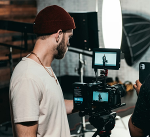 video predstavitev avtorja